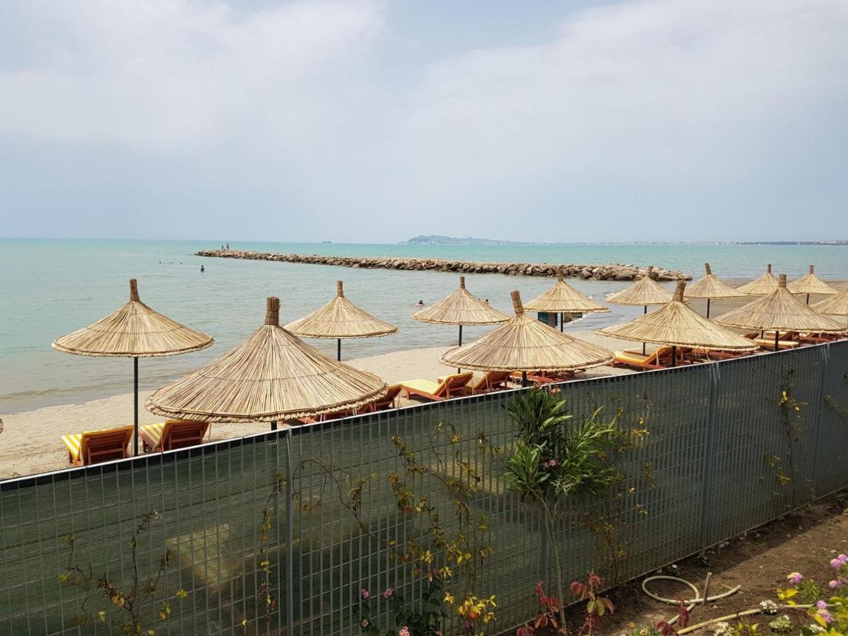 Family Beach 100 Square Metres Apartment Golem  Exterior photo